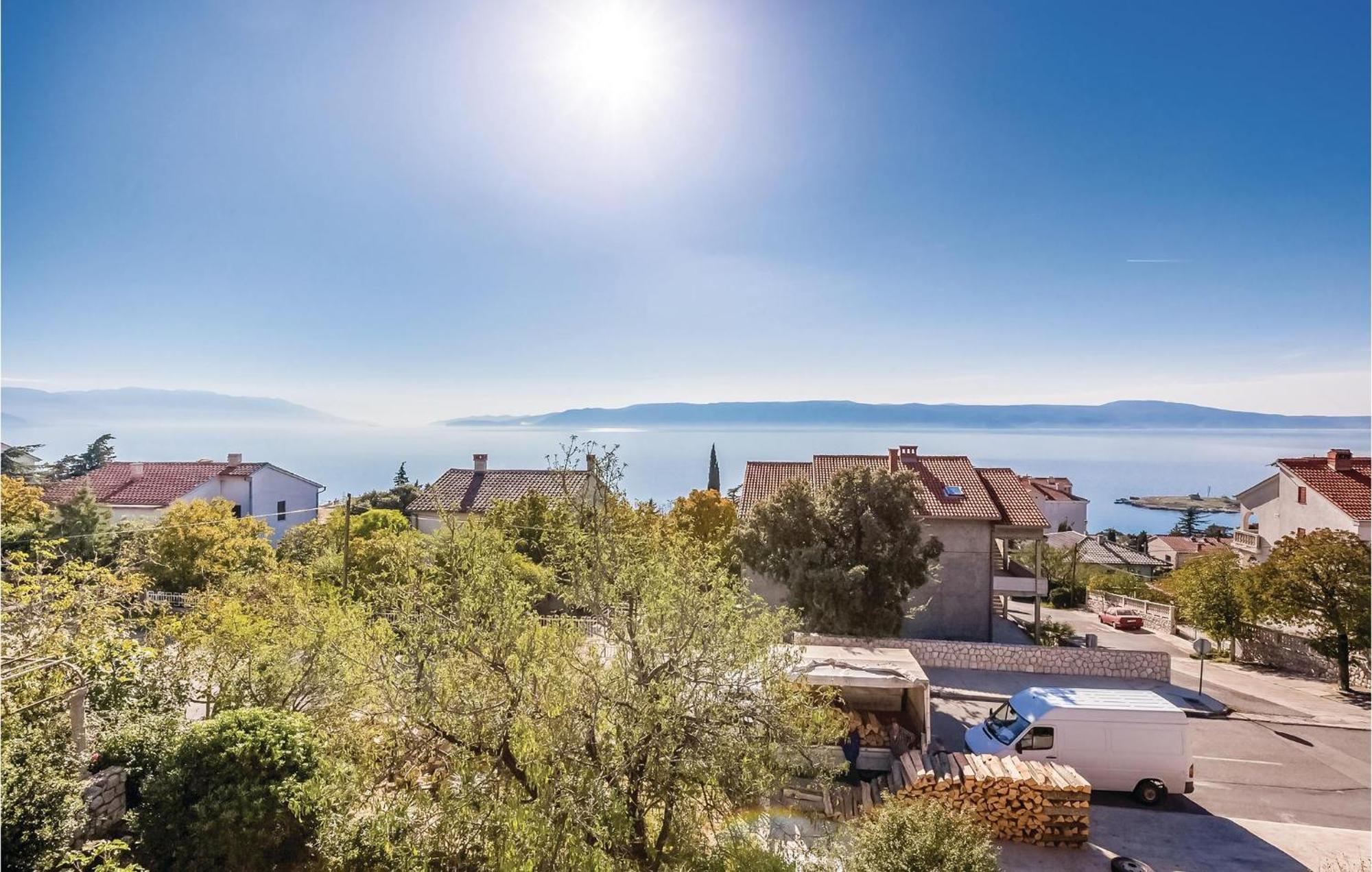 Stunning Apartment In Novi Vinodolski With Wifi מראה חיצוני תמונה