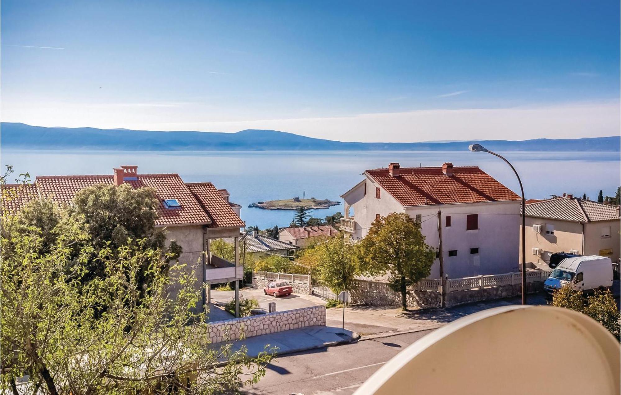 Stunning Apartment In Novi Vinodolski With Wifi מראה חיצוני תמונה