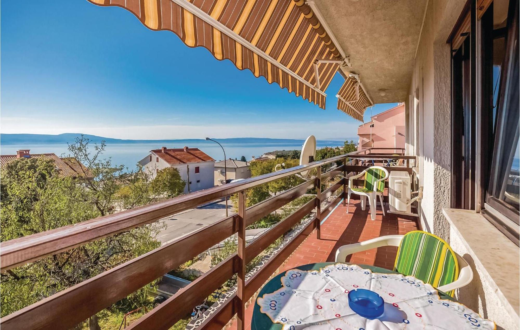 Stunning Apartment In Novi Vinodolski With Wifi מראה חיצוני תמונה